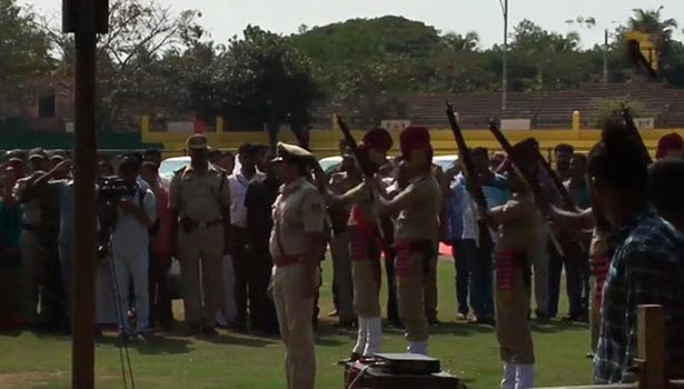  ராணுவ மரியாதையின் போது ஏன் வானத்தை நோக்கி சுடுகிறார்கள் தெரியுமா?