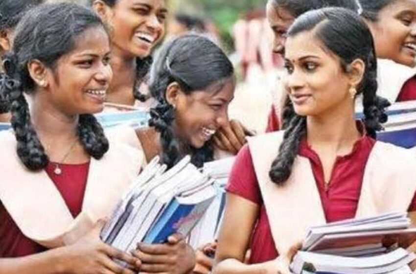 தமிழ் வழியில் பயிலும் மாணவர்களுக்கு தேர்வு கட்டணம் கிடையாது !!!