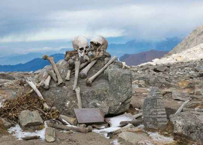 Skeleton Lake